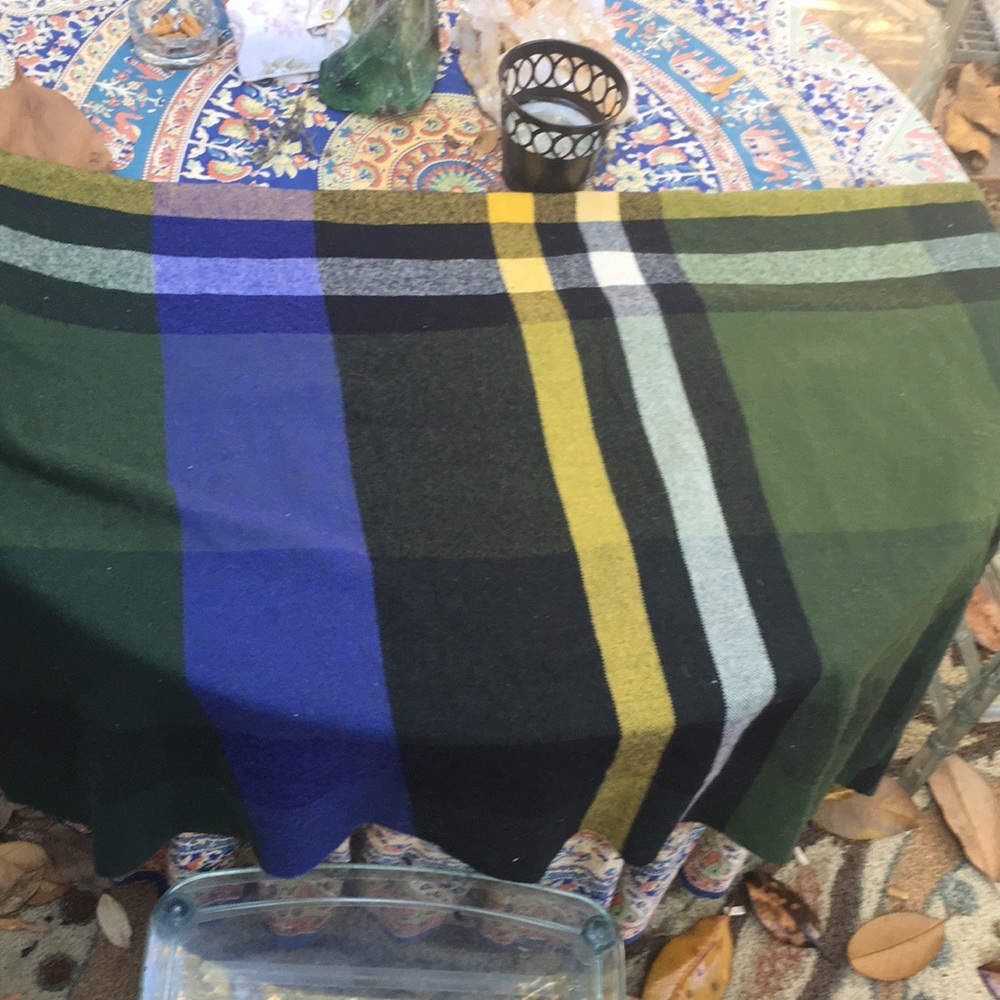 Isaac Mizrahi Live! Scarf -Wrap- Throw 😁